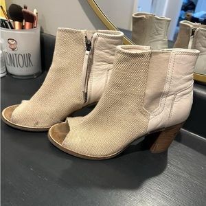 Tom’s Peep Toe booties